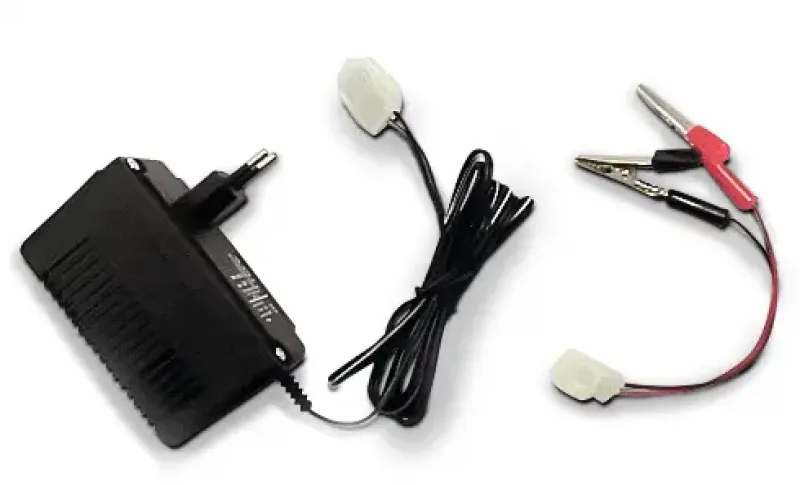 Ylläpitolaturi Eur 12V Acb 010.0 69074302520